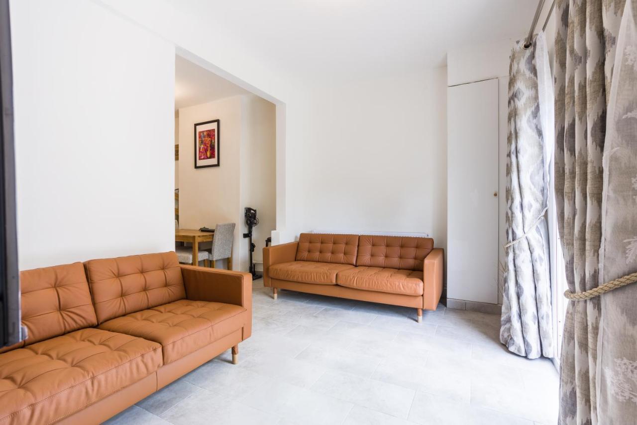 4 Bedroom House With Garden, Parking & 3 Mins Walking Distance From Train Station Лондон Екстер'єр фото